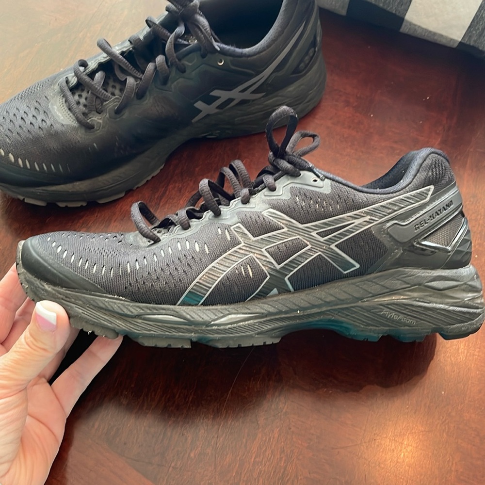 Asics Ge Kayano size 9 EUC. Black